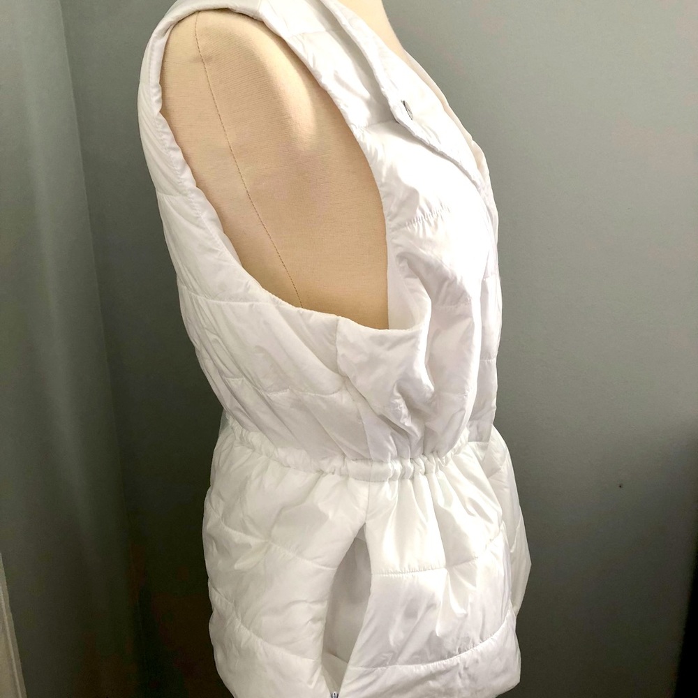 MAX & MOI Padded light weight vest E21 Dora White - Picture 4 of 7